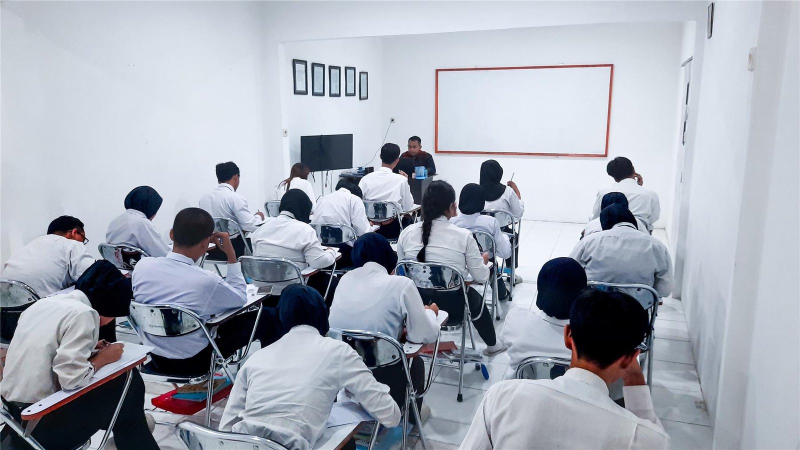 日本語を学ぶ学生たち